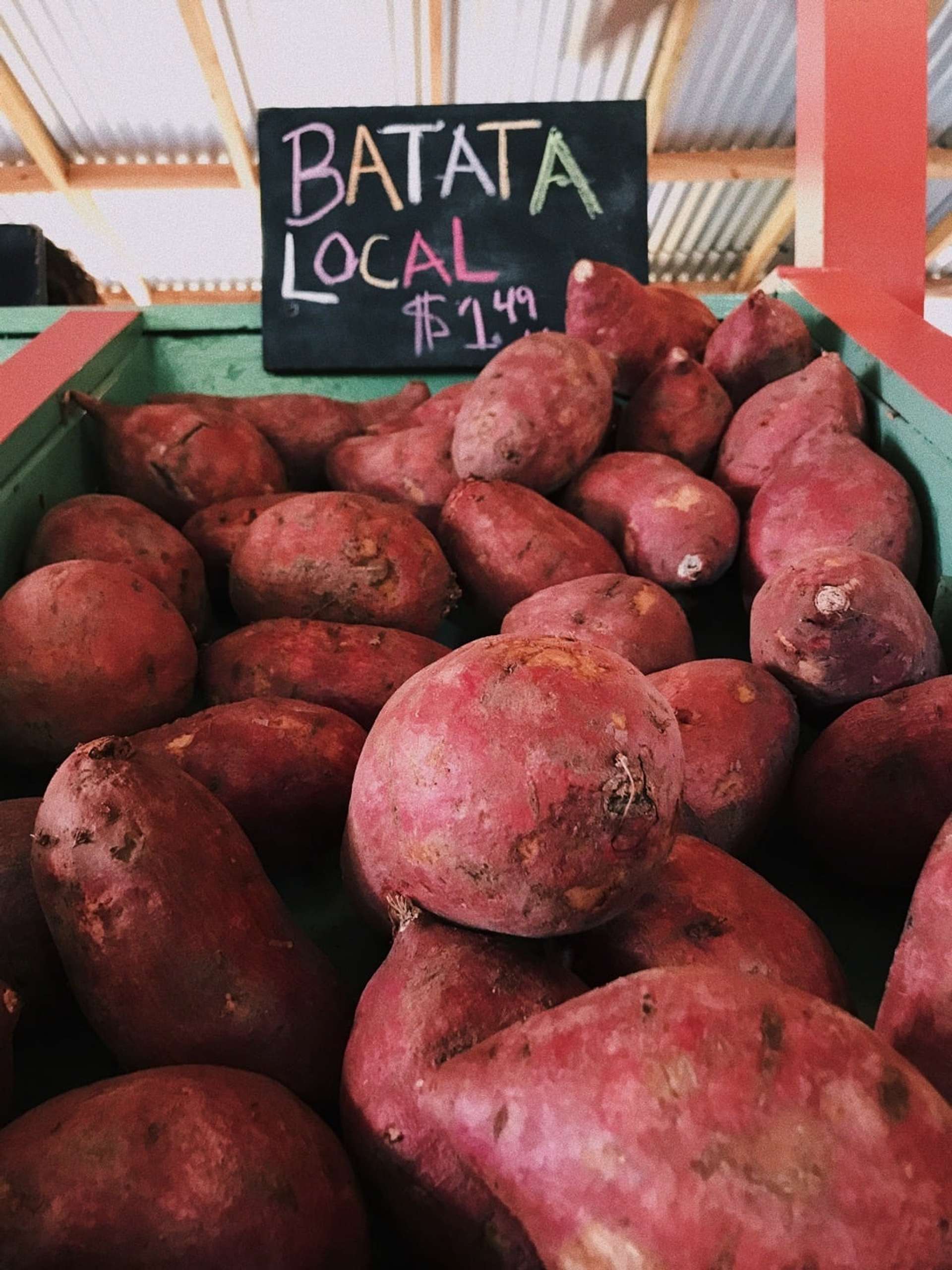 Batatas en venta en un mercado